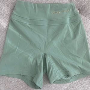 Whitney Simmons x Gymshark Green Shorts XS It’s a beautiful day to be alive